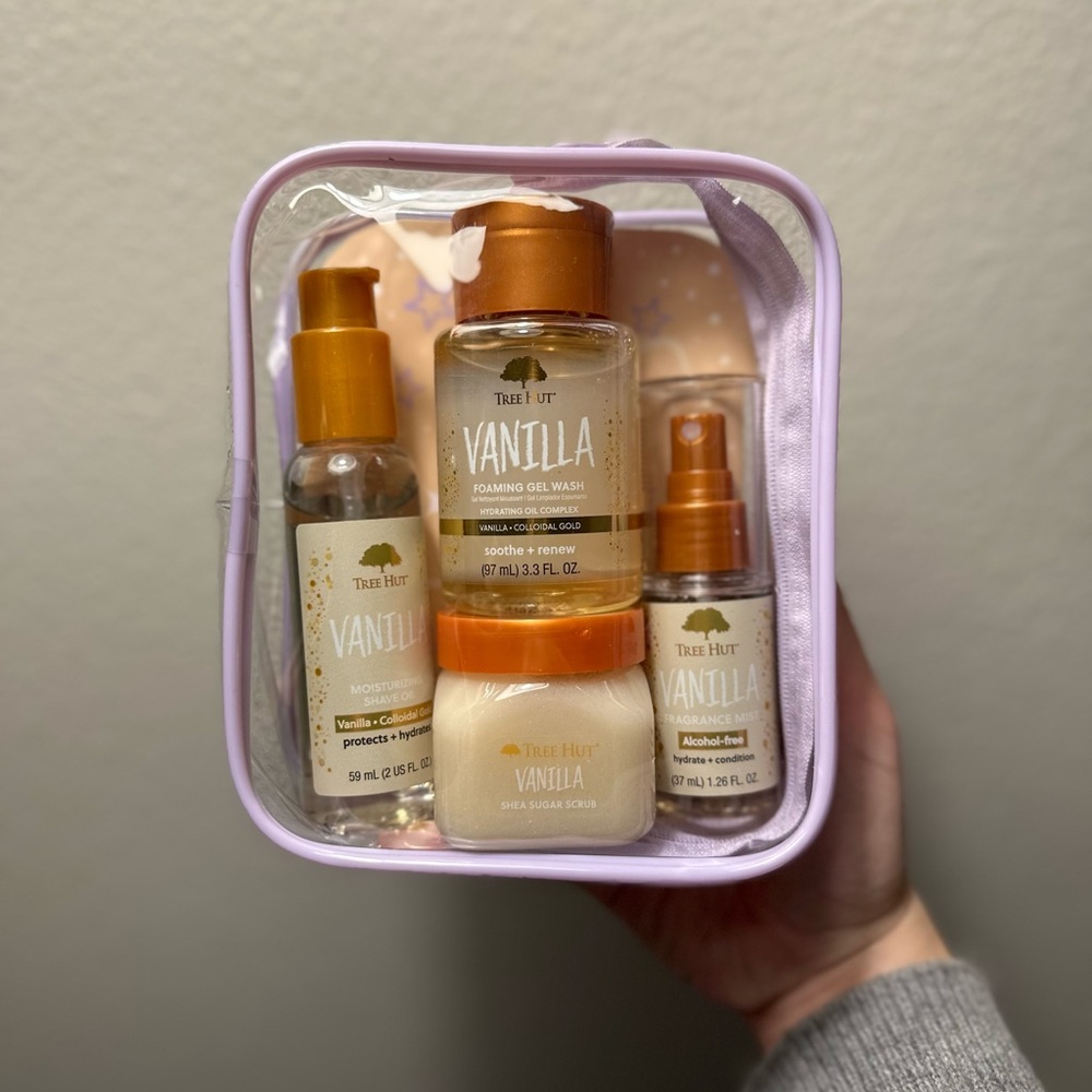 NEW Tree Hut Vanilla Shea Scrub Gift Set